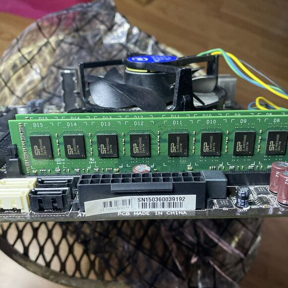 GIGABYTE GA-H81M-S1 Motherboard Core i7/i5/i3/Pentium/Celeron LGA1150 DDR3 M-ATX - Picture 5 of 9